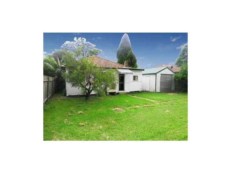 8 Warburton St, Gymea NSW 2227