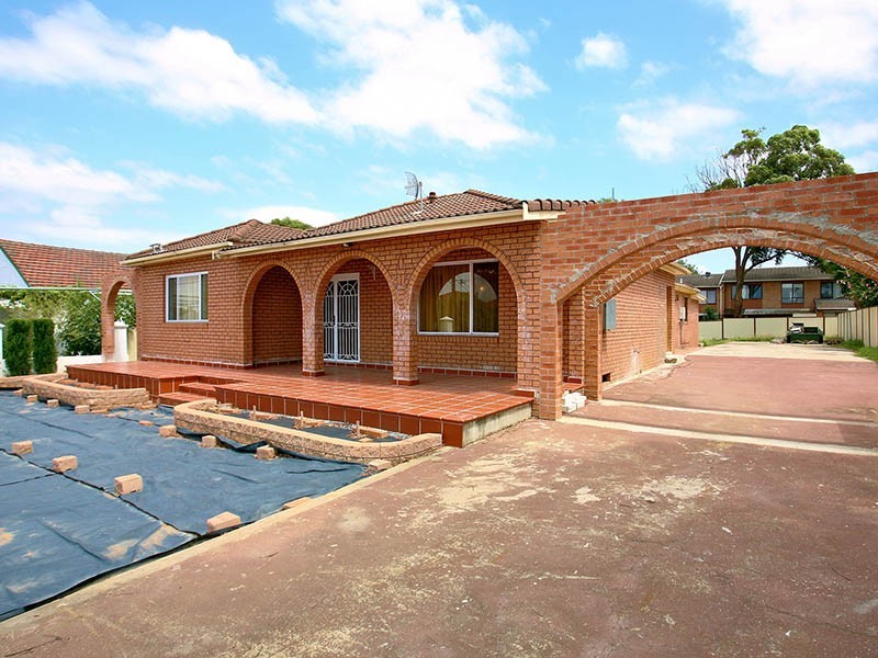 81 Rawson Rd, Greenacre NSW 2190