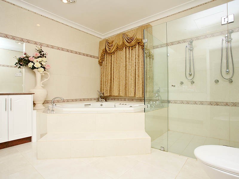 81 Rawson Rd, Greenacre NSW 2190