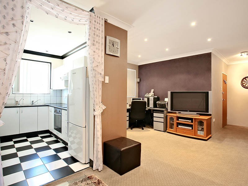 4/40 Myers St, Roselands NSW 2196