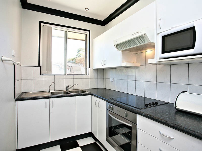 4/40 Myers St, Roselands NSW 2196