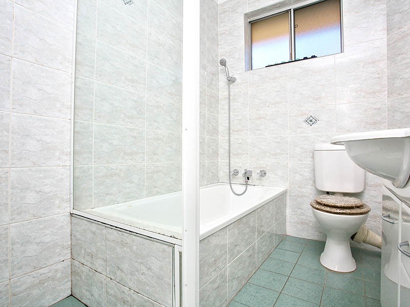 4/40 Myers St, Roselands NSW 2196