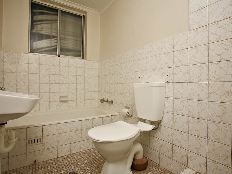 2/35 Park Street, Campsie NSW 2194