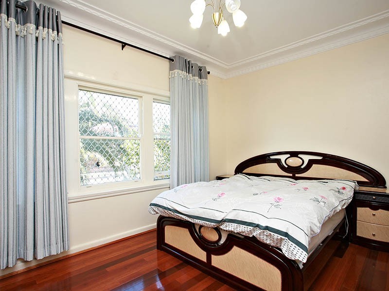 33 Paxton Avenue, Belmore NSW 2192