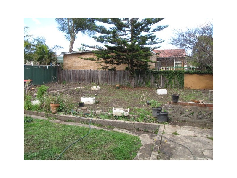 124 Juno Parade, Greenacre NSW 2190