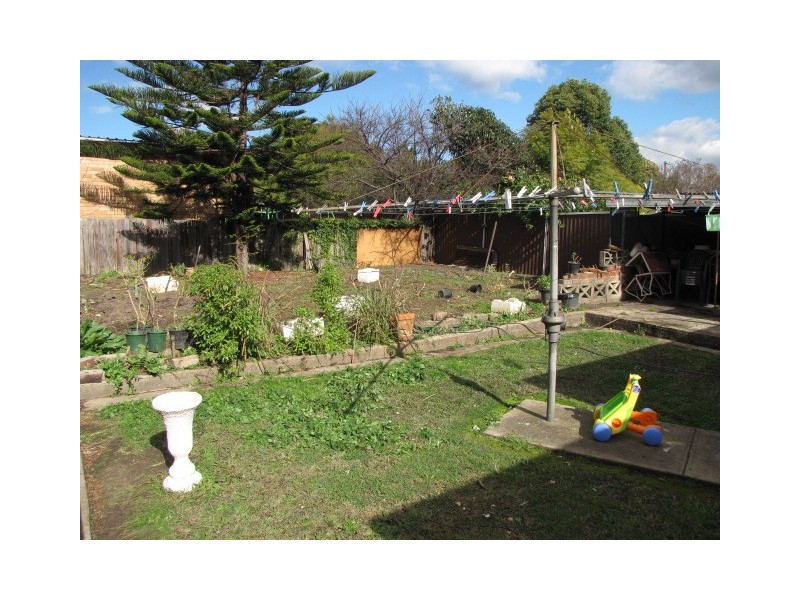 124 Juno Parade, Greenacre NSW 2190