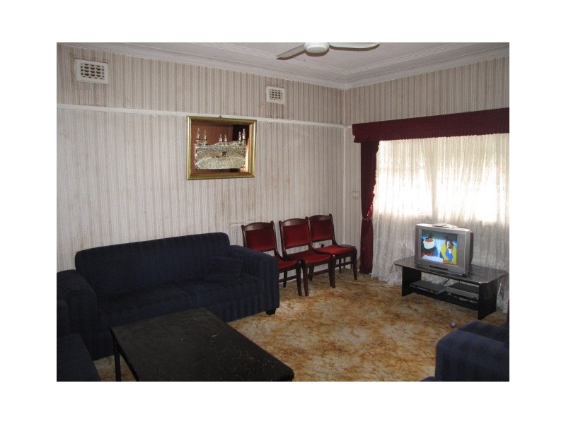 124 Juno Parade, Greenacre NSW 2190