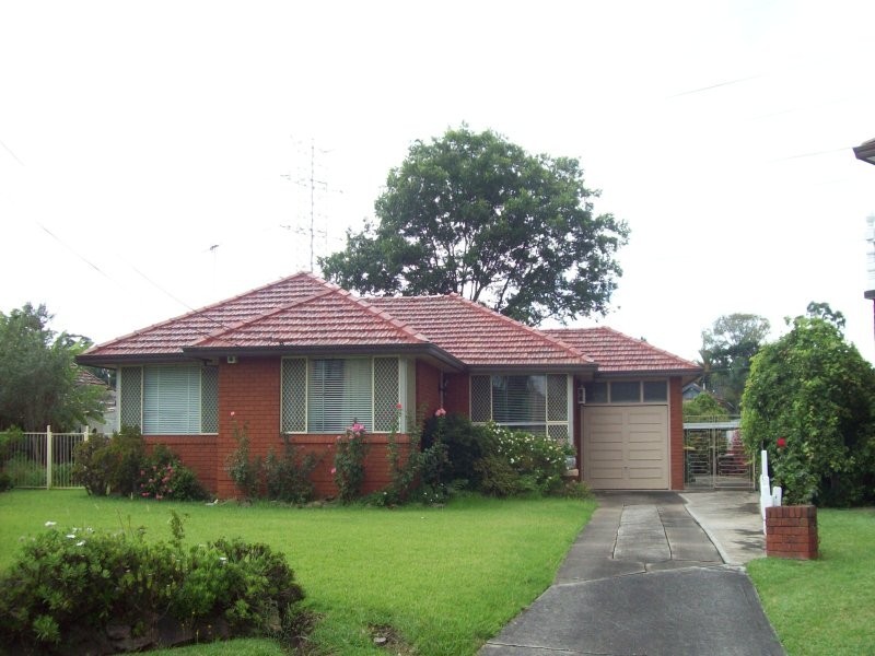 5 Gillian Place, Punchbowl NSW 2196