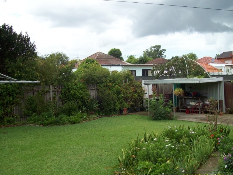 5 Gillian Place, Punchbowl NSW 2196