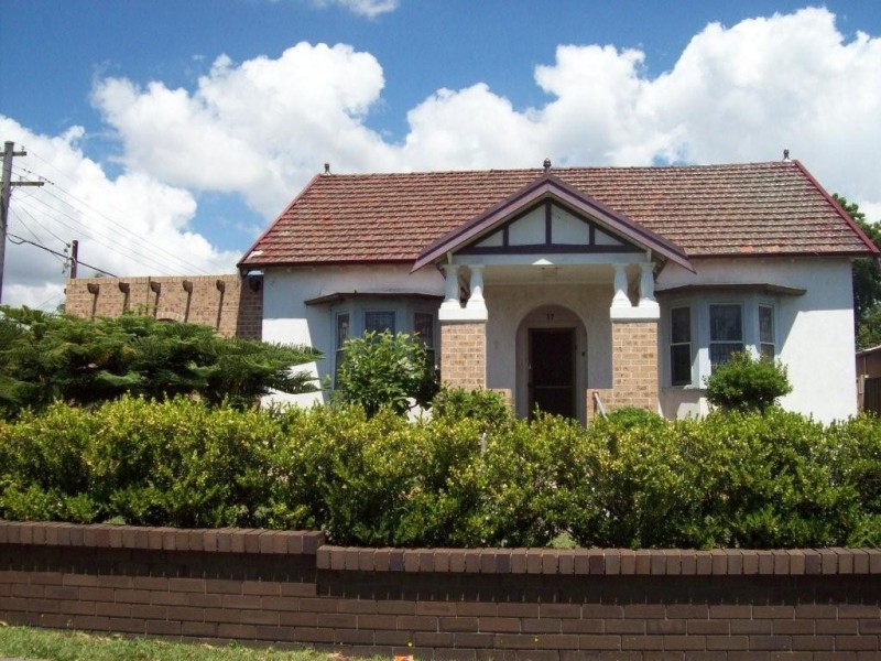 17 Renown Ave, Wiley Park NSW 2195