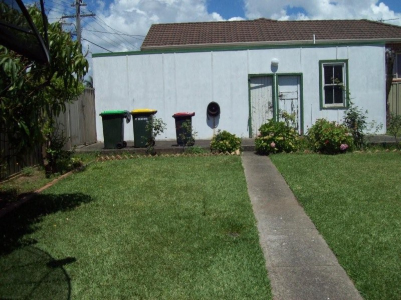 17 Renown Ave, Wiley Park NSW 2195