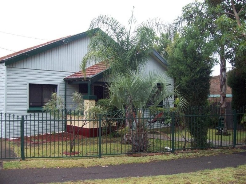 36 urunga, Punchbowl NSW 2196