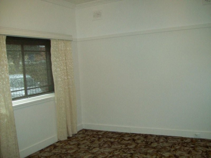 36 urunga, Punchbowl NSW 2196