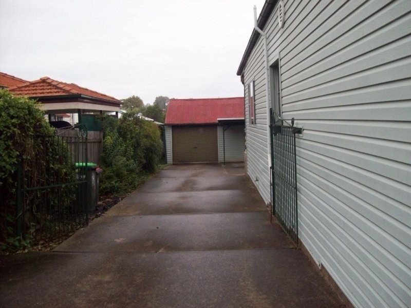 36 urunga, Punchbowl NSW 2196