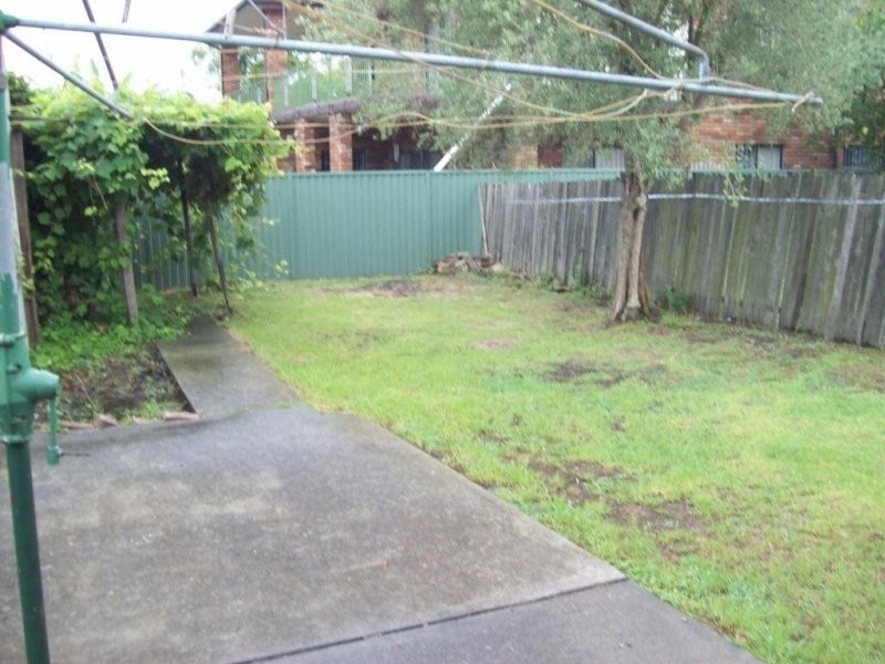 36 urunga, Punchbowl NSW 2196