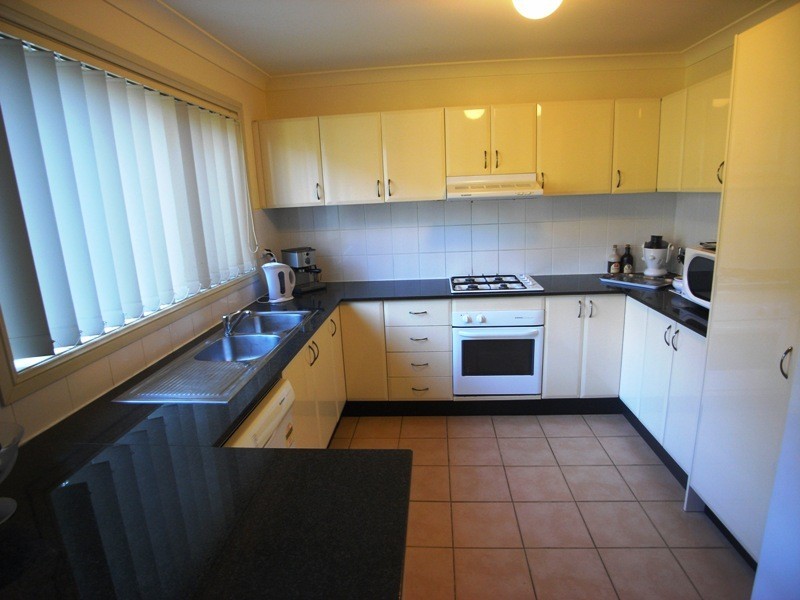2/32 Edwards St, Baulkham Hills NSW 2153