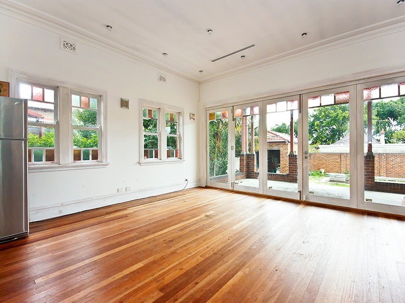 77 Todman Avenue, Kensington NSW 2033