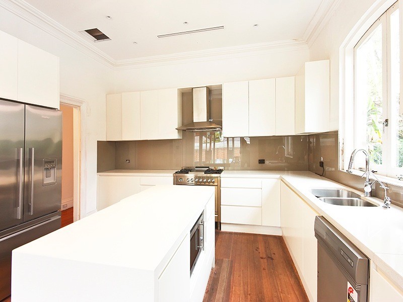 77 Todman Avenue, Kensington NSW 2033