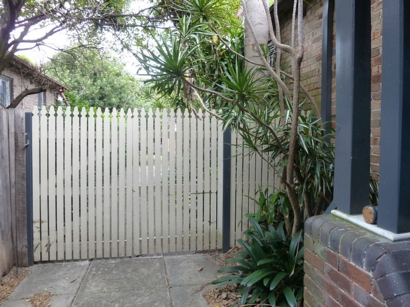 77 Todman Avenue, Kensington NSW 2033