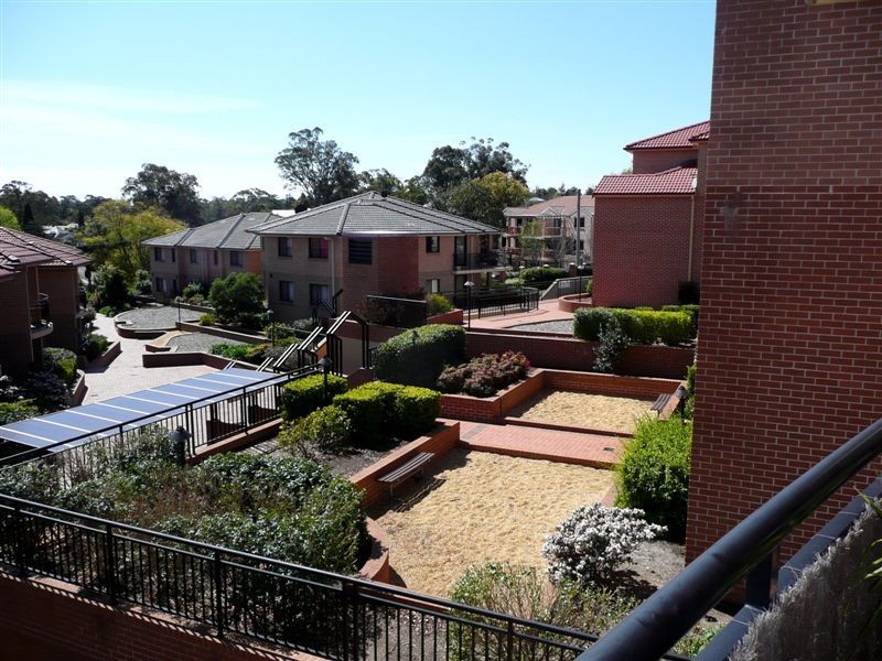 25/49 Dobson Crescent, Baulkham Hills NSW 2153