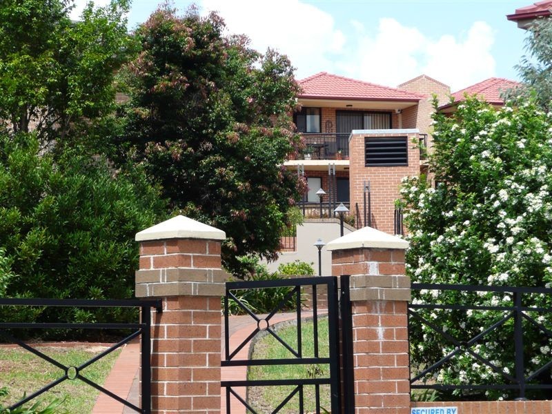 27/49 Dobson Crescent, Baulkham Hills NSW 2153
