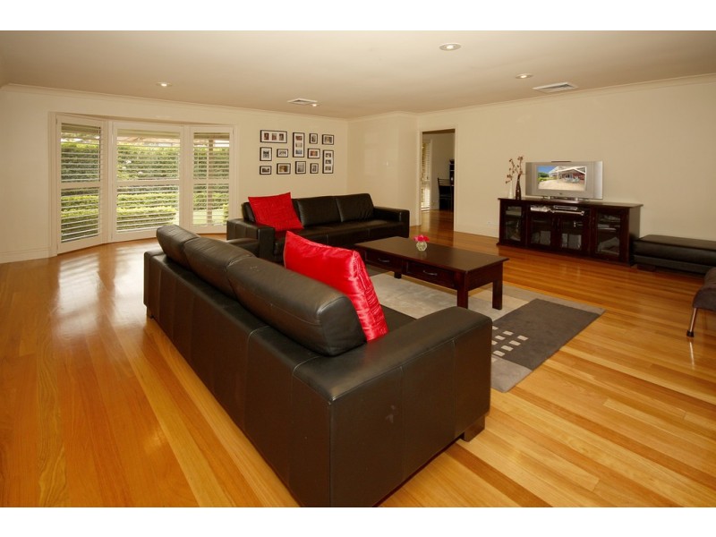 4 Jarrah Close, Alfords Point NSW 2234