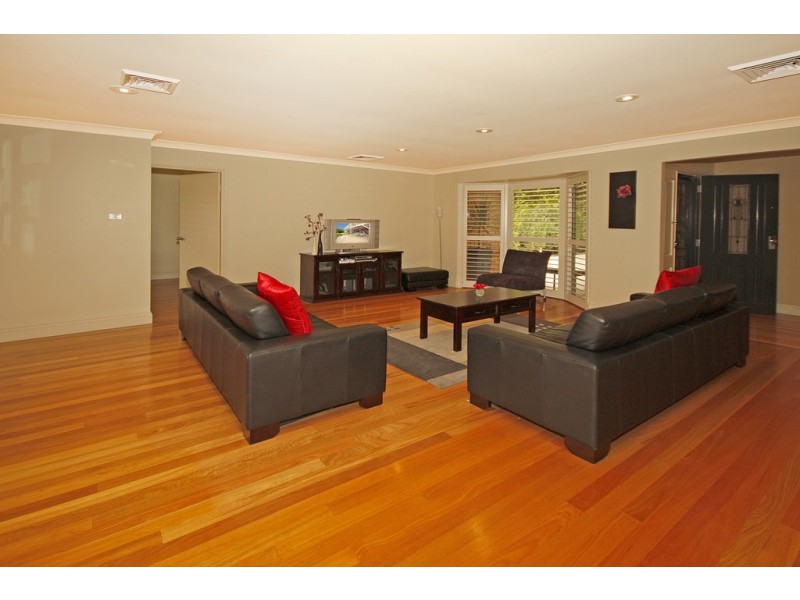 4 Jarrah Close, Alfords Point NSW 2234