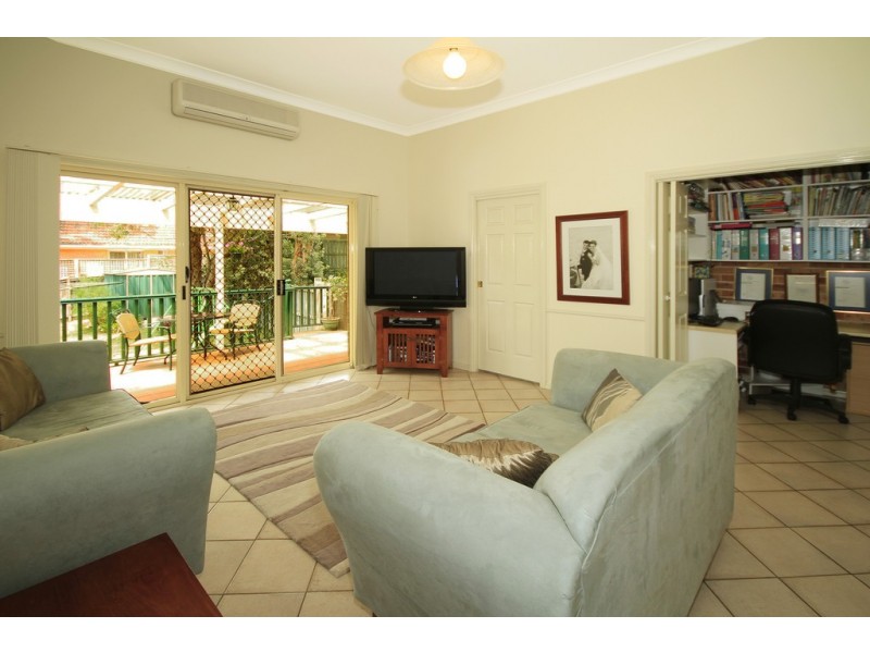 10 Fiddlewood Grove, Menai NSW 2234