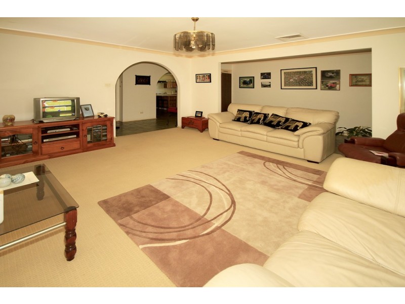 10 Davidson Road, Menai NSW 2234