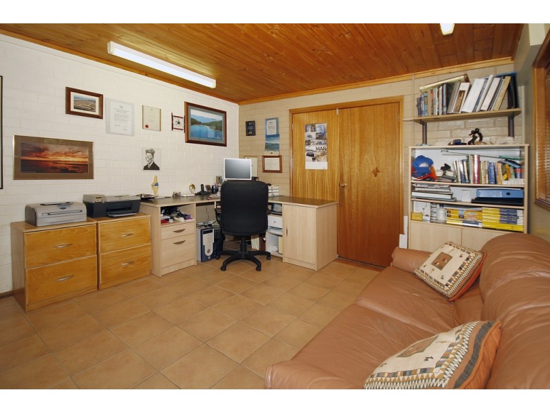 7 Ocean Place, Illawong NSW 2234