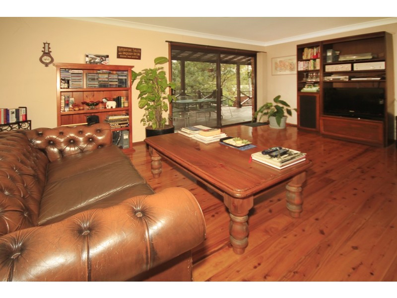 11 Scribbly Gum Place, Alfords Point NSW 2234