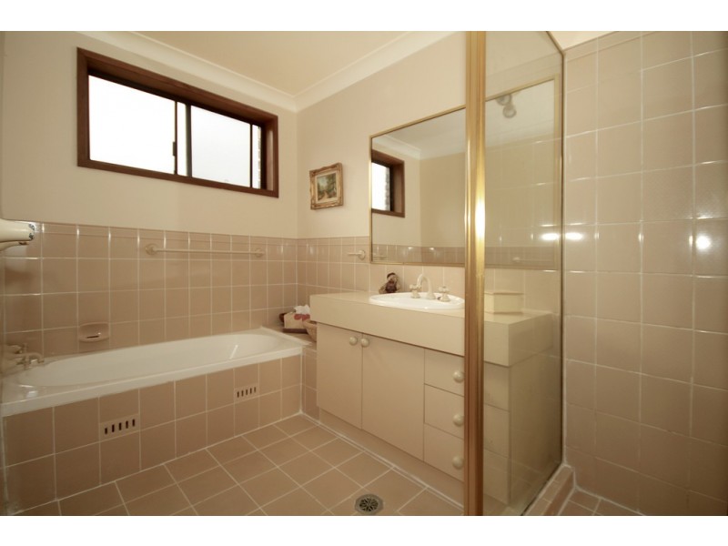 11 Scribbly Gum Place, Alfords Point NSW 2234