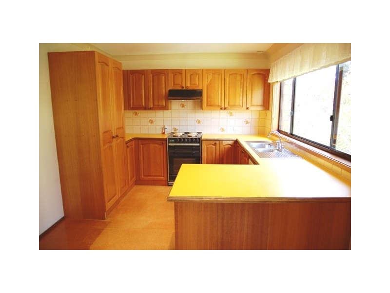 10 Moonpoint Road, Illawong NSW 2234