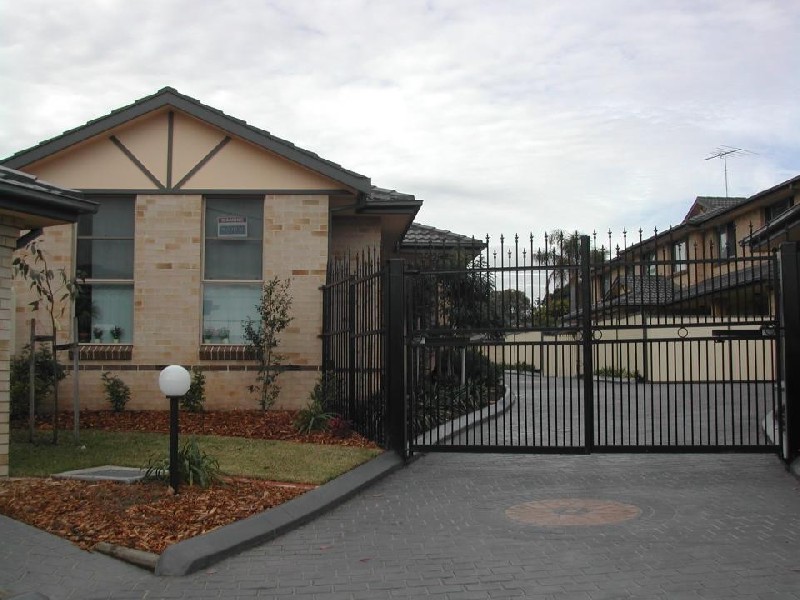 22/68  Bonds Rd, Roselands NSW 2196