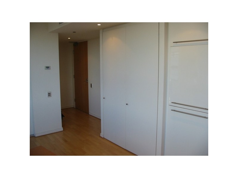 2008151516 – 30 Glen Street, Milsons Point NSW 2061