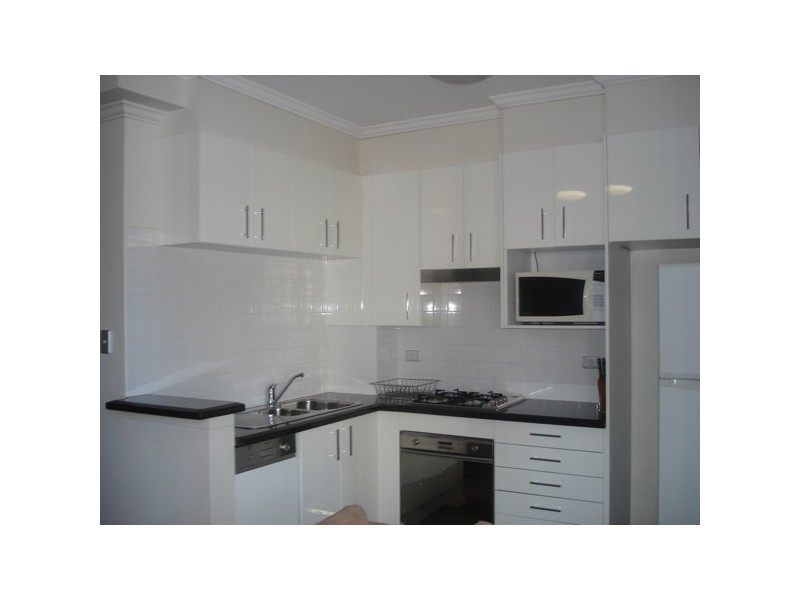 6455695 – 298-304 Sussex Street, Sydney NSW 2000