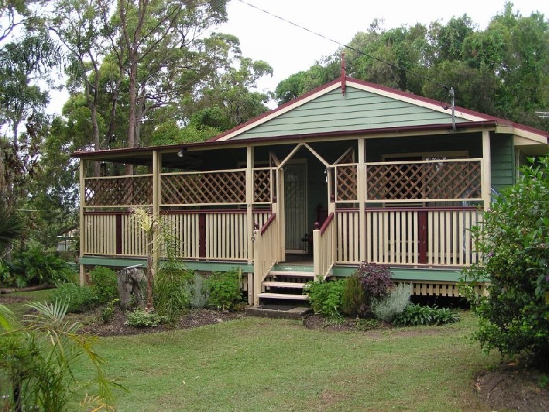 10 Allambie Street, Macleay Island QLD 4184