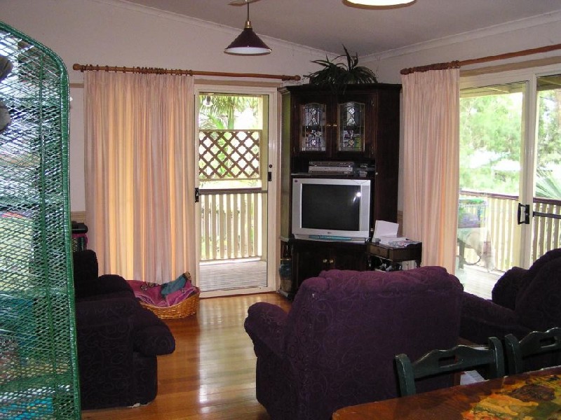 10 Allambie Street, Macleay Island QLD 4184