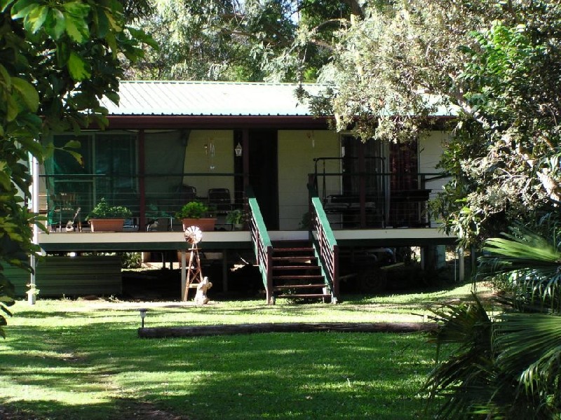 5 Basil Court, Lamb Island QLD 4184
