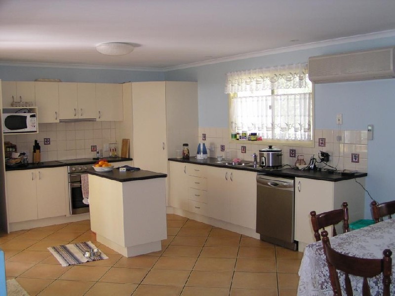 192 Lucas Drive, Lamb Island QLD 4184