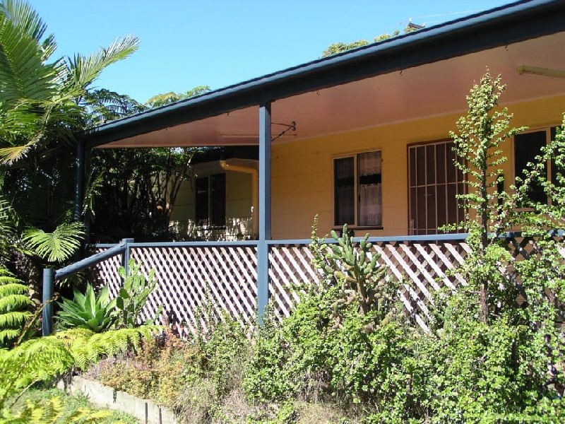 2 Heath Street, Macleay Island QLD 4184