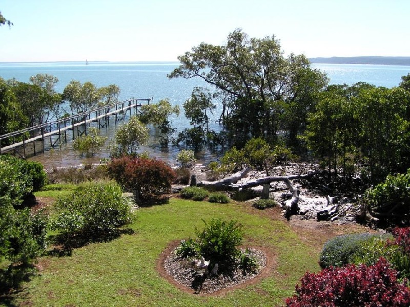 9 Lovell Parade, Lamb Island QLD 4184
