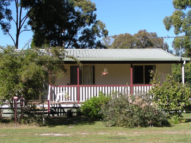 12 Udara Street, Macleay Island QLD 4184