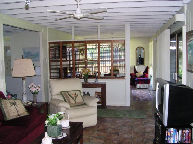 18 Leonie Crescent, Lamb Island QLD 4184