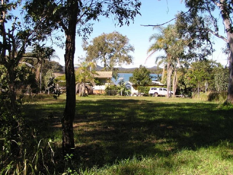 21 Lucas Drive, Lamb Island QLD 4184