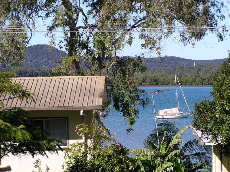 21 Lucas Drive, Lamb Island QLD 4184