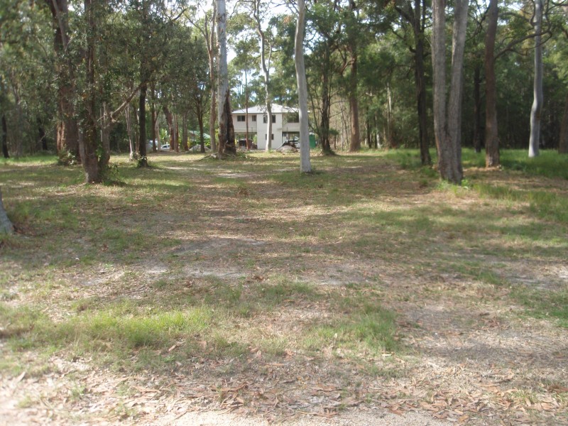16 President Terrace, Macleay Island QLD 4184