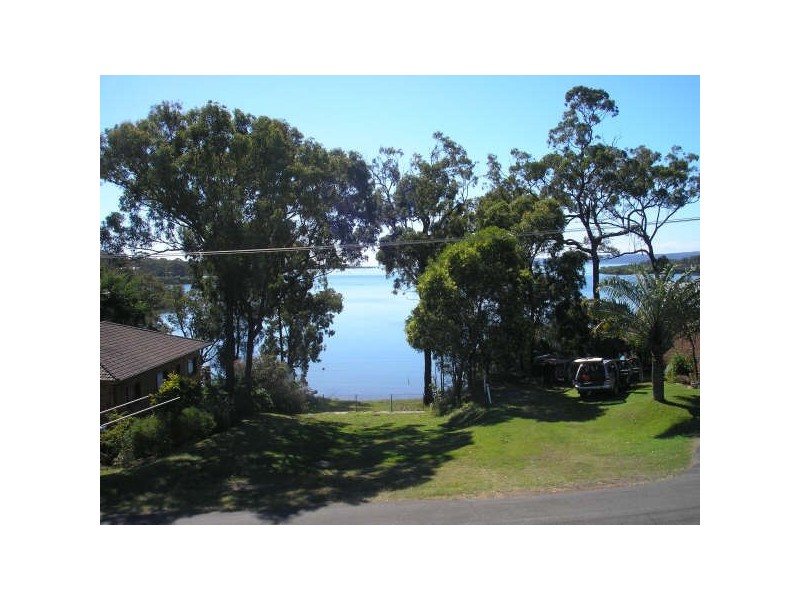 28 Curlew Street, Macleay Island QLD 4184