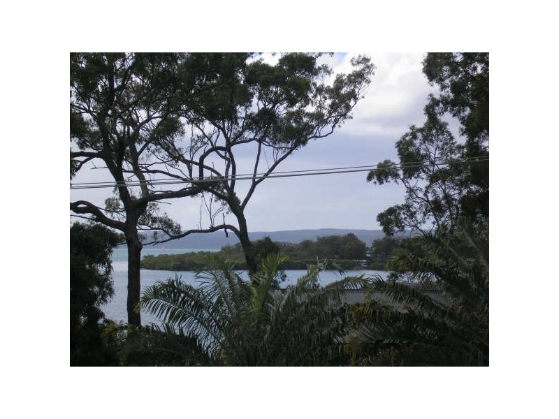 28 Curlew Street, Macleay Island QLD 4184