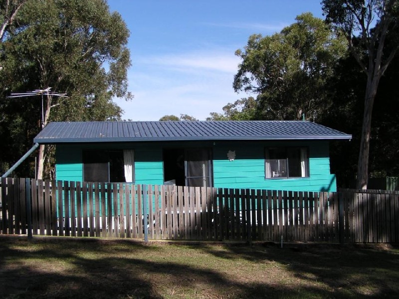 10 Panaroo Street, Macleay Island QLD 4184